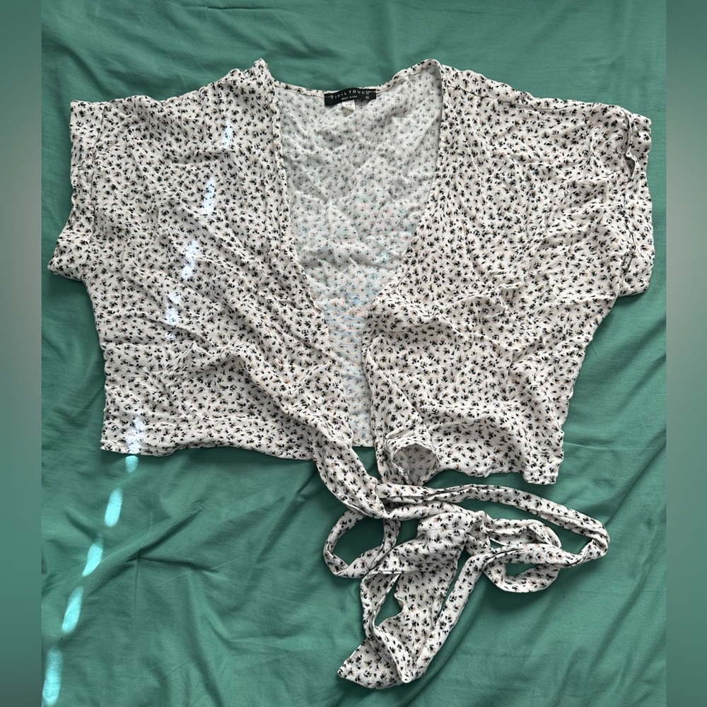 Tie Front Floral Print Crop Top